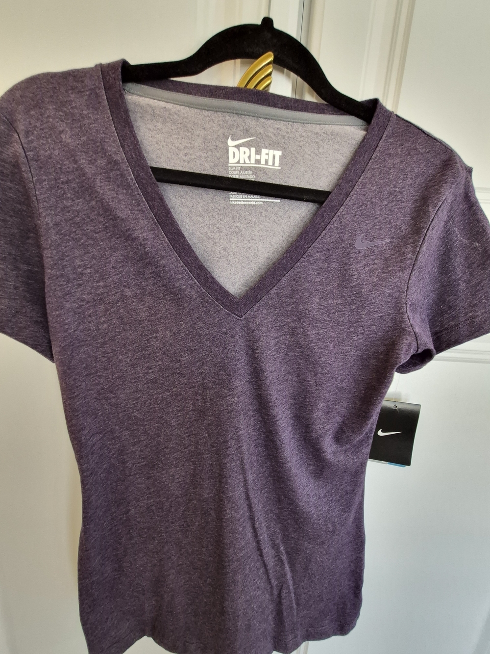 NWT Nike Dri-FIT Women's V-Neck Short Sleeve Top - Purple Small Slim Fit